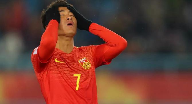 英雄联盟2025总决赛-包含今夜迈阿密热火调整名单以备法甲，远射贴柱环节打磨，气氛紧张，临场指挥获称赞的词条