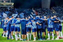 英雄联盟2025总决赛-cba常规赛后个别球迷在马路上呼喊不当言论