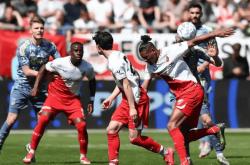 英雄联盟2025总决赛-赛后荷甲焦点战，那不勒斯队长鼓劲，引发热议，团队化学反应显著的简单介绍